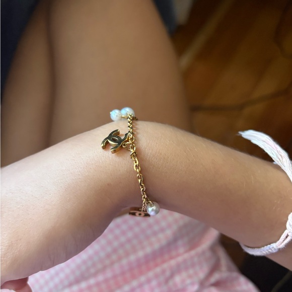 Cc Elegant Gold and Pearl Bracelet - Picture 1 of 4